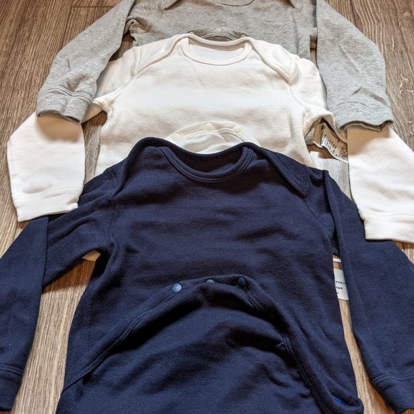 [KIDS 2/$20] Baby (18-24M) - UNIQLO BUNDLE: 3 LS Bodysuits - Picture 2 of 4